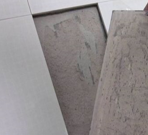 点军瓷砖空鼓维修公司分享瓷砖铺贴时如果打浆（即涂抹在瓷砖背面和基层上的砂浆或瓷砖胶）过少，会带来以下问题
